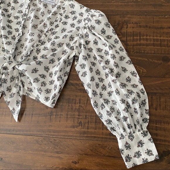 Urban Outfitters Tie Front Crop Top Size Medium - Picture 4 of 16